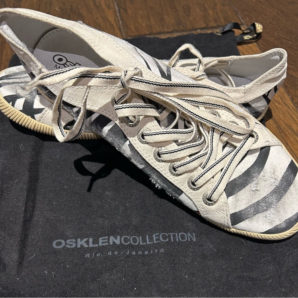 Osklen Women's Black and White Striped Sneakers